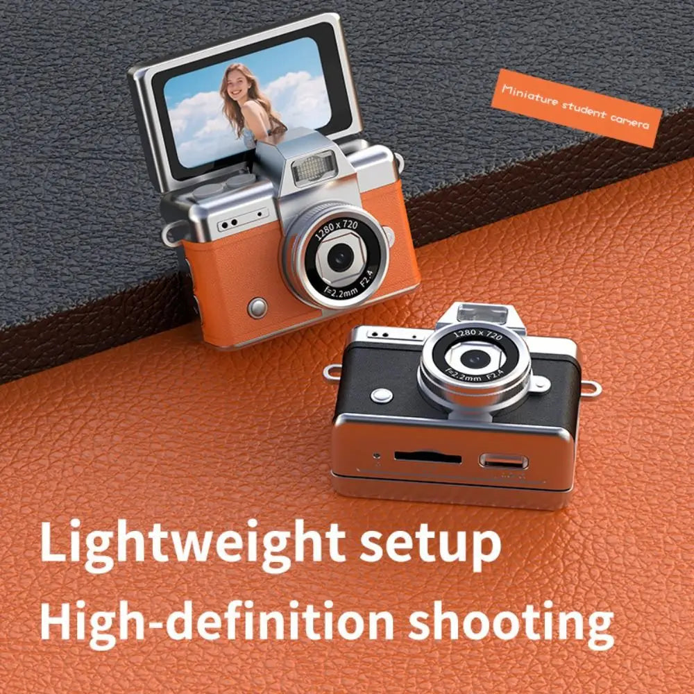 1.47 Inch Screen Thumb Keychain Camera 180° Flip Screen Neck Strap Design Retro CCD Mini Digital Camera Selfie
